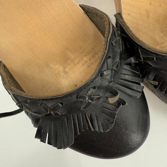 Swedish Hasbeens Size 39 (US 9) Fringe Black Leather Clog Sandal Heels Wood Shoe - Picture 8 of 16